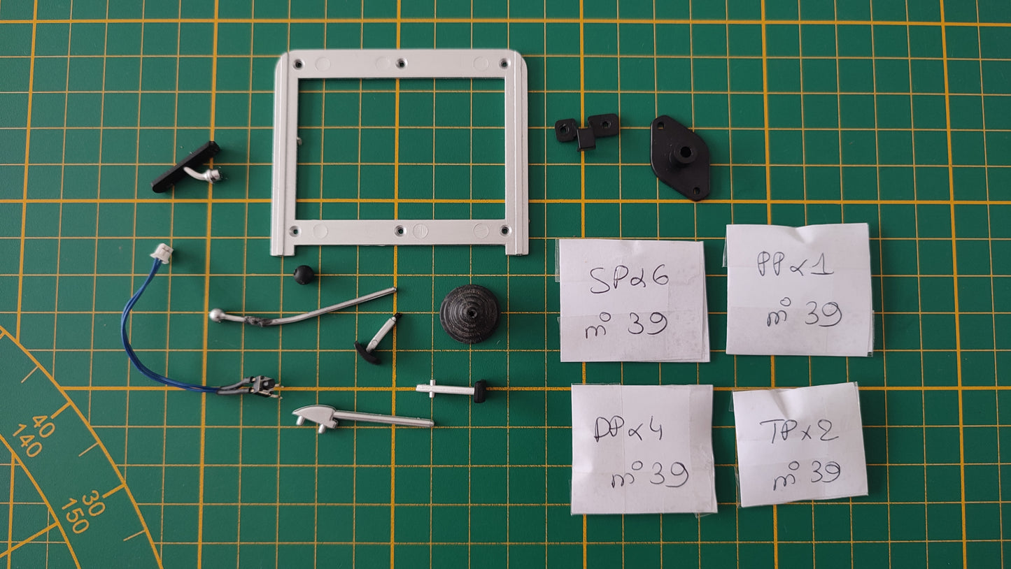 Lot pièces du fascicule n°39 pièce détachée Renault R8 Gordini 1/8 1/8ème Eaglemoss collections #D61