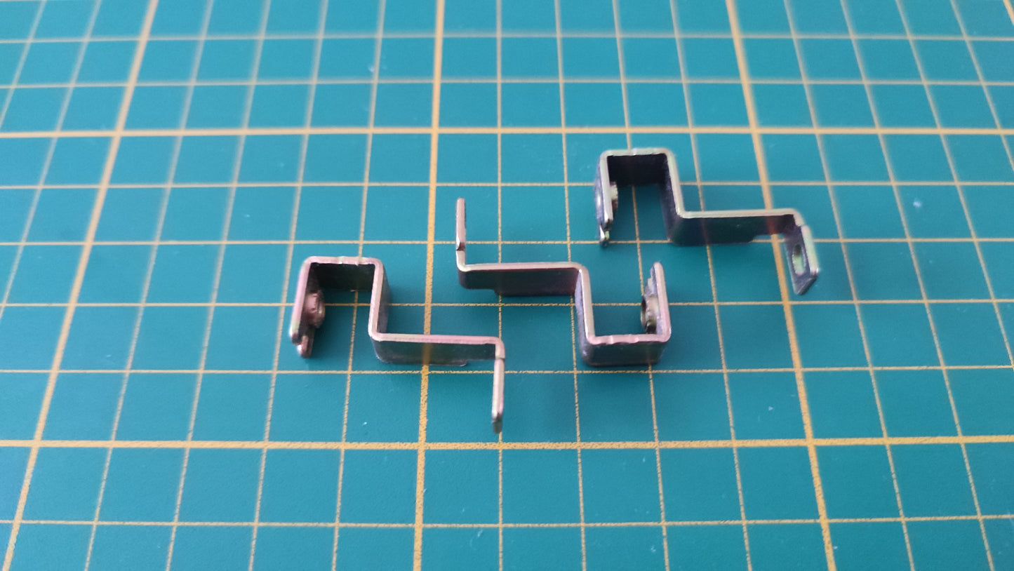 Lot supports métallique pièce détachée console de jeux Nintendo Gamecube DOL-001 (EUR) #E35