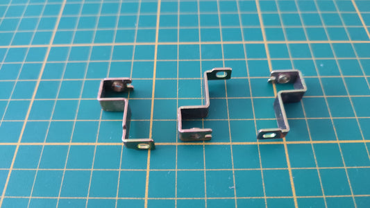 Lot supports métallique pièce détachée console de jeux Nintendo Gamecube DOL-001 (EUR) #E35