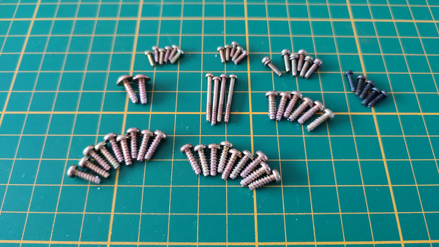 Lot x52 visserie pièce détachée console de jeux Nintendo Gamecube DOL-001 (EUR) #D66