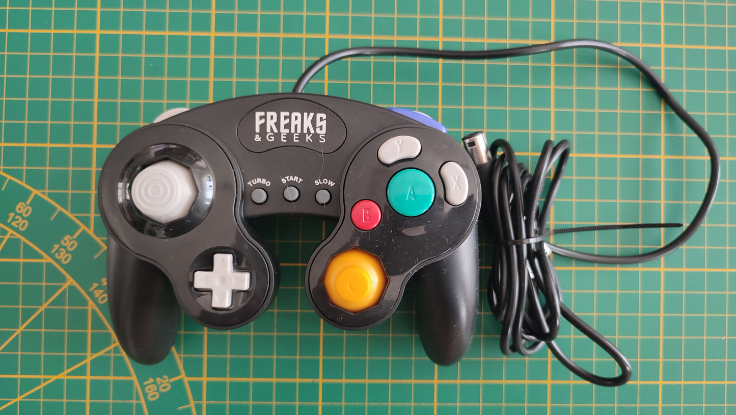 Manette filaire Freaks & Geeks pour Nintendo Gamecube #E58