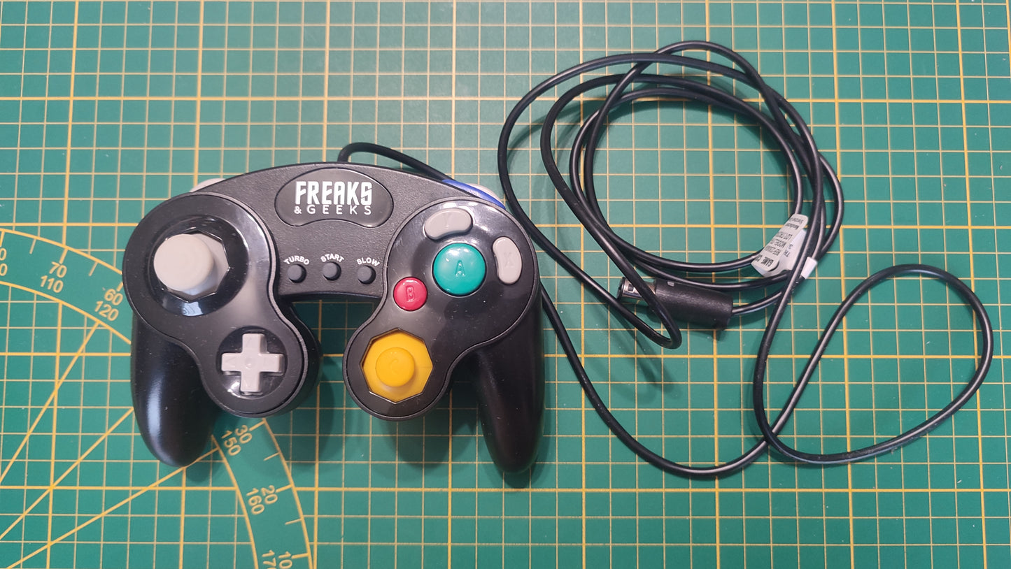 Manette filaire Freaks & Geeks pour Nintendo Gamecube #E68