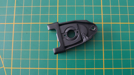 Pièce 19B du fascicule n°19 numéro 19 pièce détachée Renault R8 Gordini 1/8 1/8ème Eaglemoss collections #D61