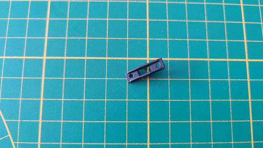 Pièce 19E du fascicule n°19 numéro 19 pièce détachée Renault R8 Gordini 1/8 1/8ème Eaglemoss collections #D61