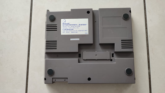 Plasturgie inférieure PE3544486 pièce détachée console de jeux Nintendo Nes NESE-001 FRA #C57