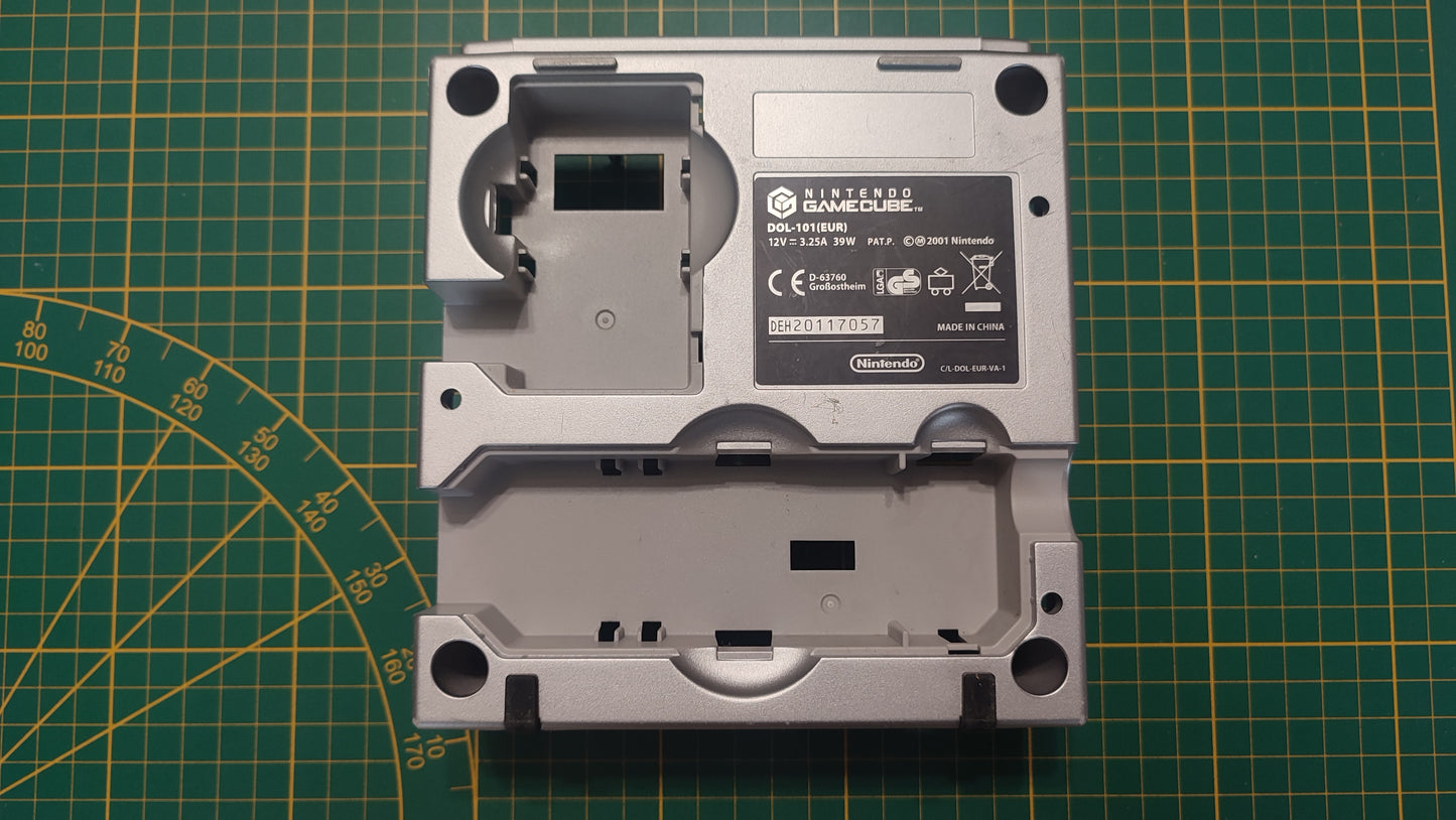 Plasturgie inférieure grise pièce détachée console de jeux Nintendo Gamecube DOL-101 (EUR) #E68