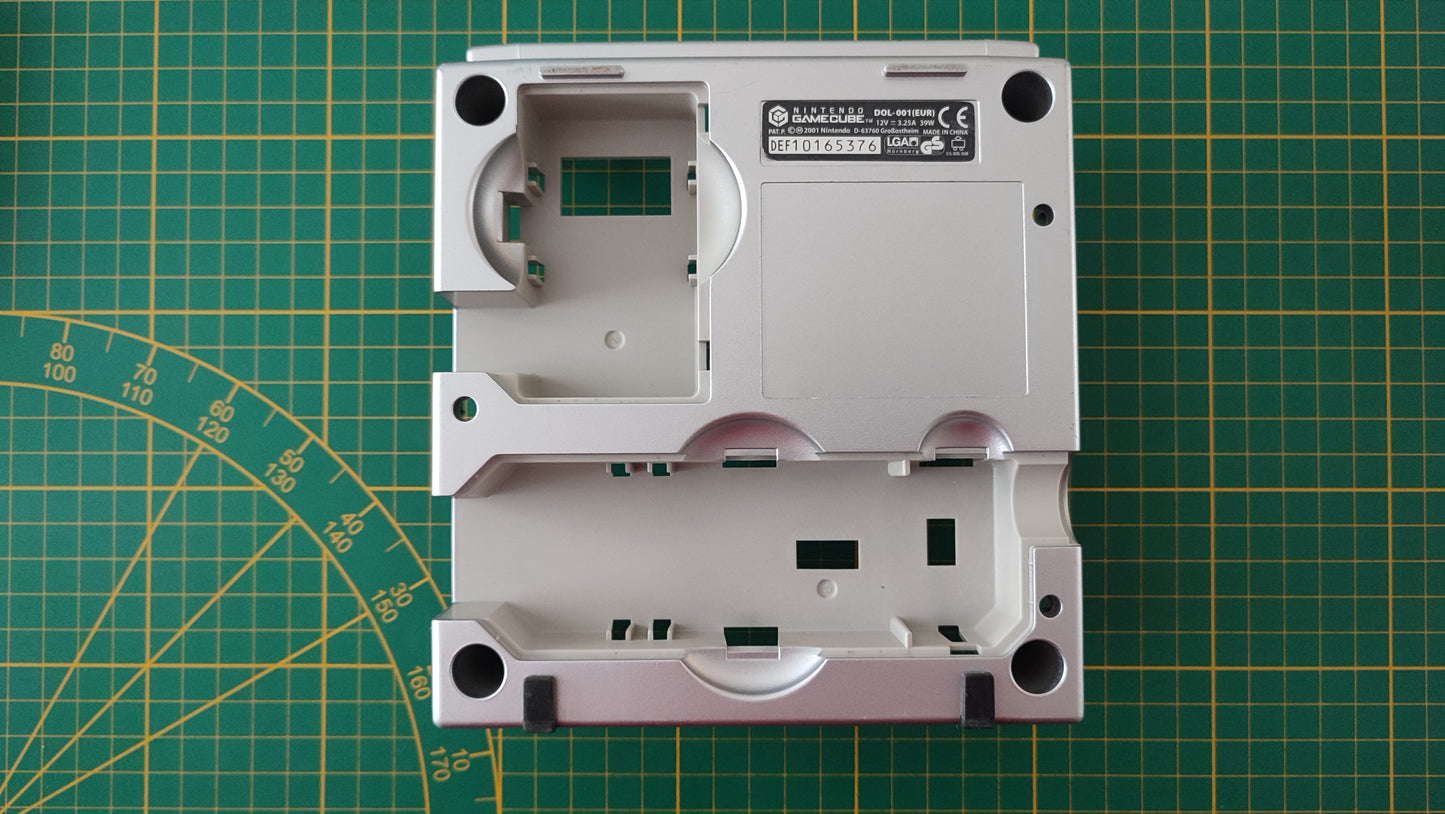 Plasturgie inférieure pièce détachée console de jeux Nintendo Gamecube DOL-001 (EUR) #E35