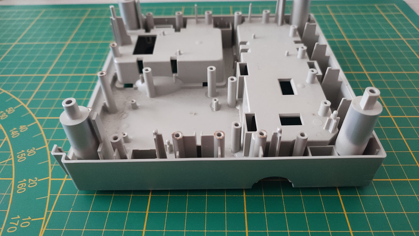 Plasturgie inférieure pièce détachée console de jeux Nintendo Gamecube DOL-001 (EUR) #E35