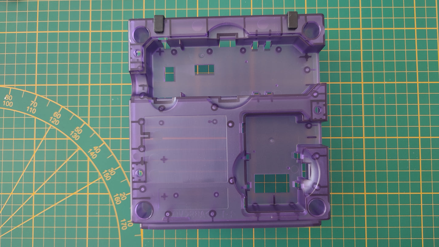 Plasturgie inférieure seule violette transparente pièce détachée pour console de jeux Nintendo Game cube Gamecube DOL-101 et ou DOL-001