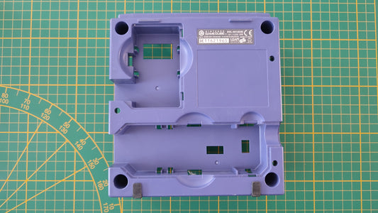 Plasturgie inférieure violette V0 pièce détachée console de jeux Nintendo Gamecube DOL-001 (EUR) #E01