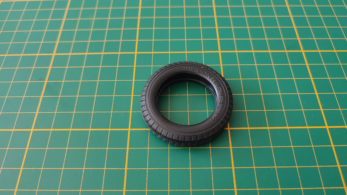 Pneu seul pièce détachée miniature Burago Bburago Alfa Romeo 2300 Monza 1934 1/18 1/18e 1/18ème #D93