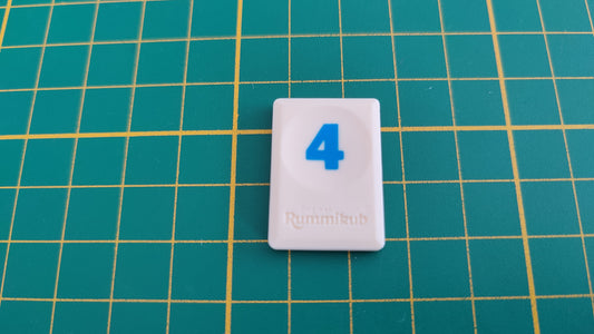 Tuile chiffre 4 quatre bleu pièce détachée jeu de société Rummikub Le rami des chiffres jeu de voyage Hasbro #C68