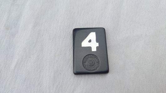Tuile numéro 4 blanche Rummikub Black Edition Goliath Pièce détachée #E73