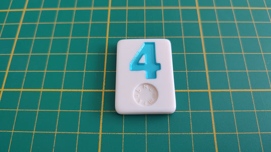 Tuile numéro 4 quatre bleu pièce détachée jeu de société Rummikub Le rami des chiffres XXL #E60
