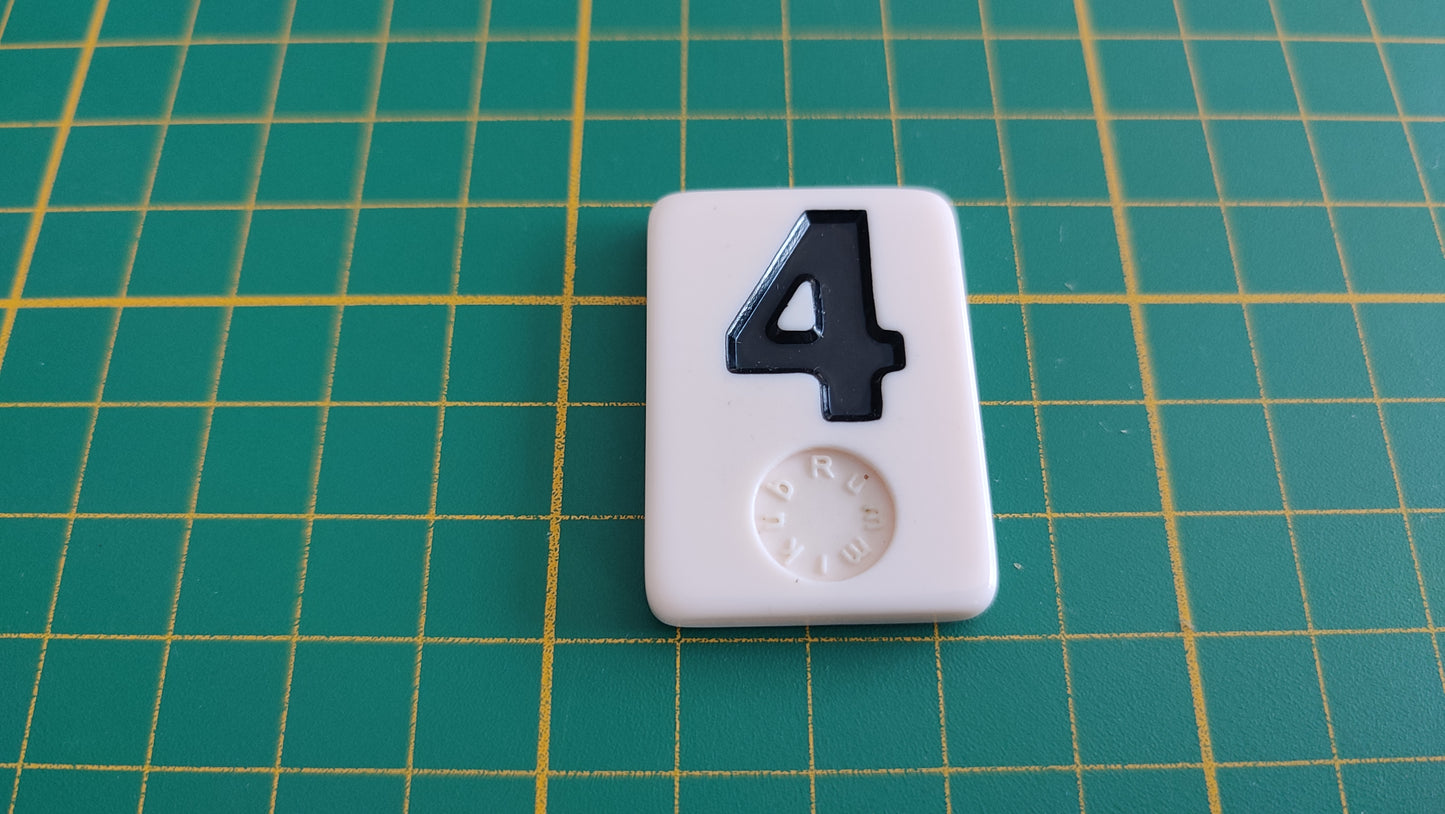 Tuile numéro 4 quatre noir pièce détachée jeu de société Rummikub Le rami des chiffres XXL #E60