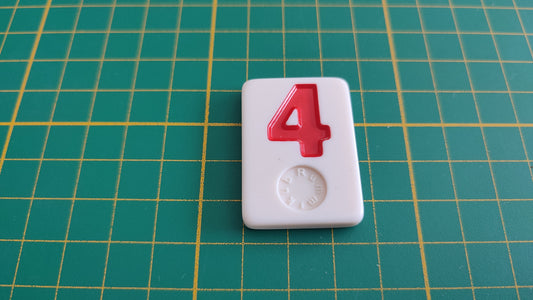 Tuile numéro 4 quatre rouge pièce détachée jeu de société Rummikub Le rami des chiffres XXL #E60