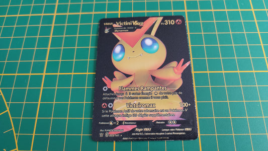 Victini Vmax carte illustration Pokémon cosplay couleur noir française #C18