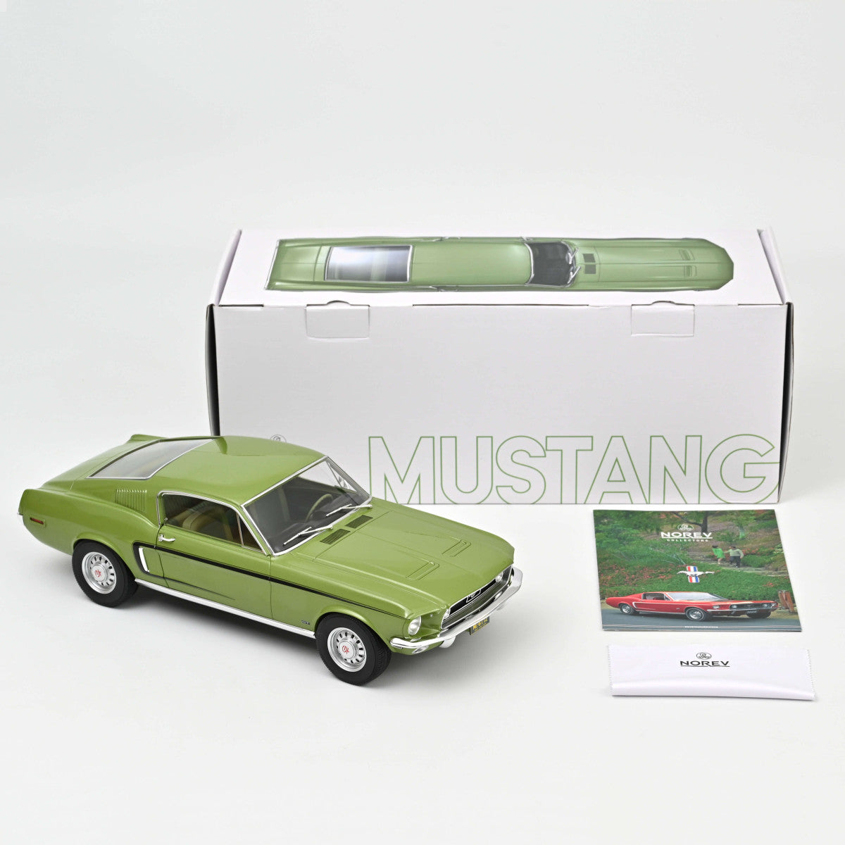 Ford Mustang Fastback GT 1968 Lime Or métallisé 1/12