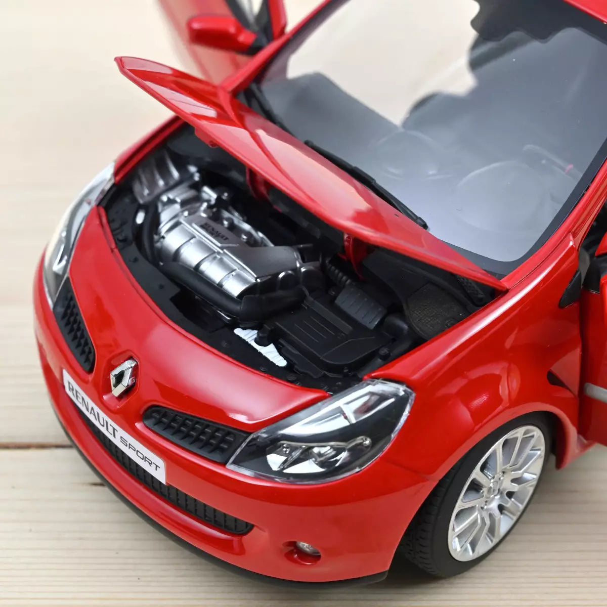 Renault Clio RS 2006 Toro Rouge 1/18